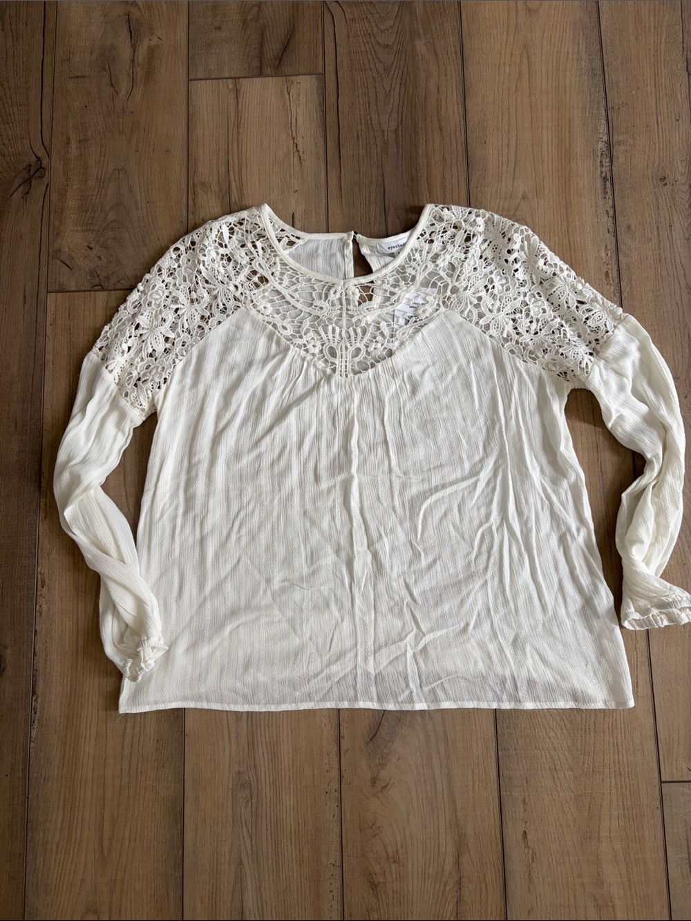 Women's Cream Lace Yoke Long-Sleeve Top
